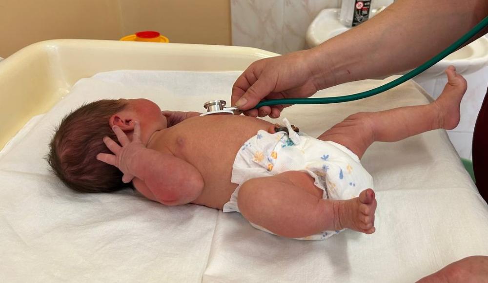 Прививки в роддоме: что важно знать родителям